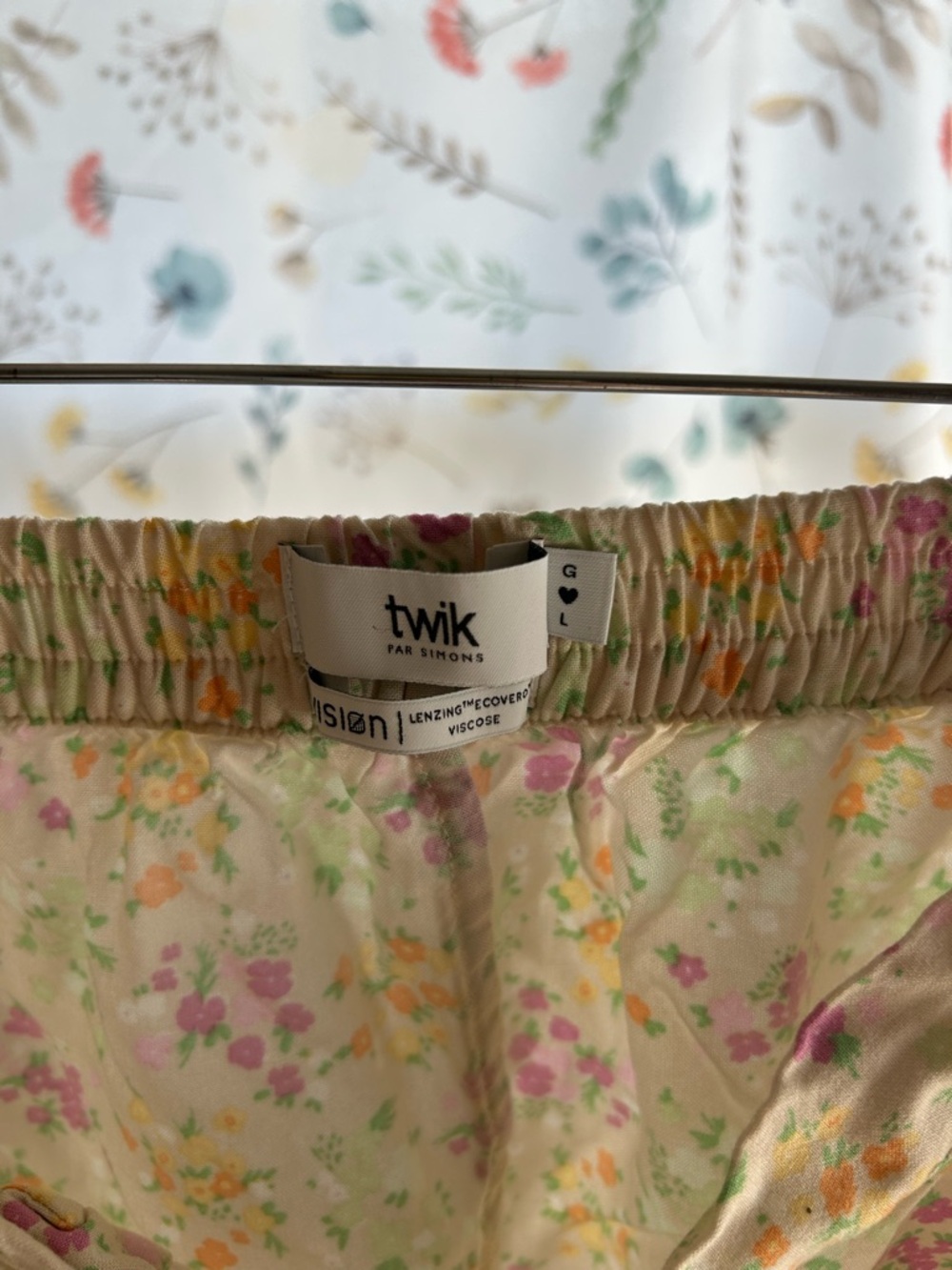 Simons Twik Floral Elastic-Waist Mini Skirt in Pastel Yellow - Picture 3 of 3